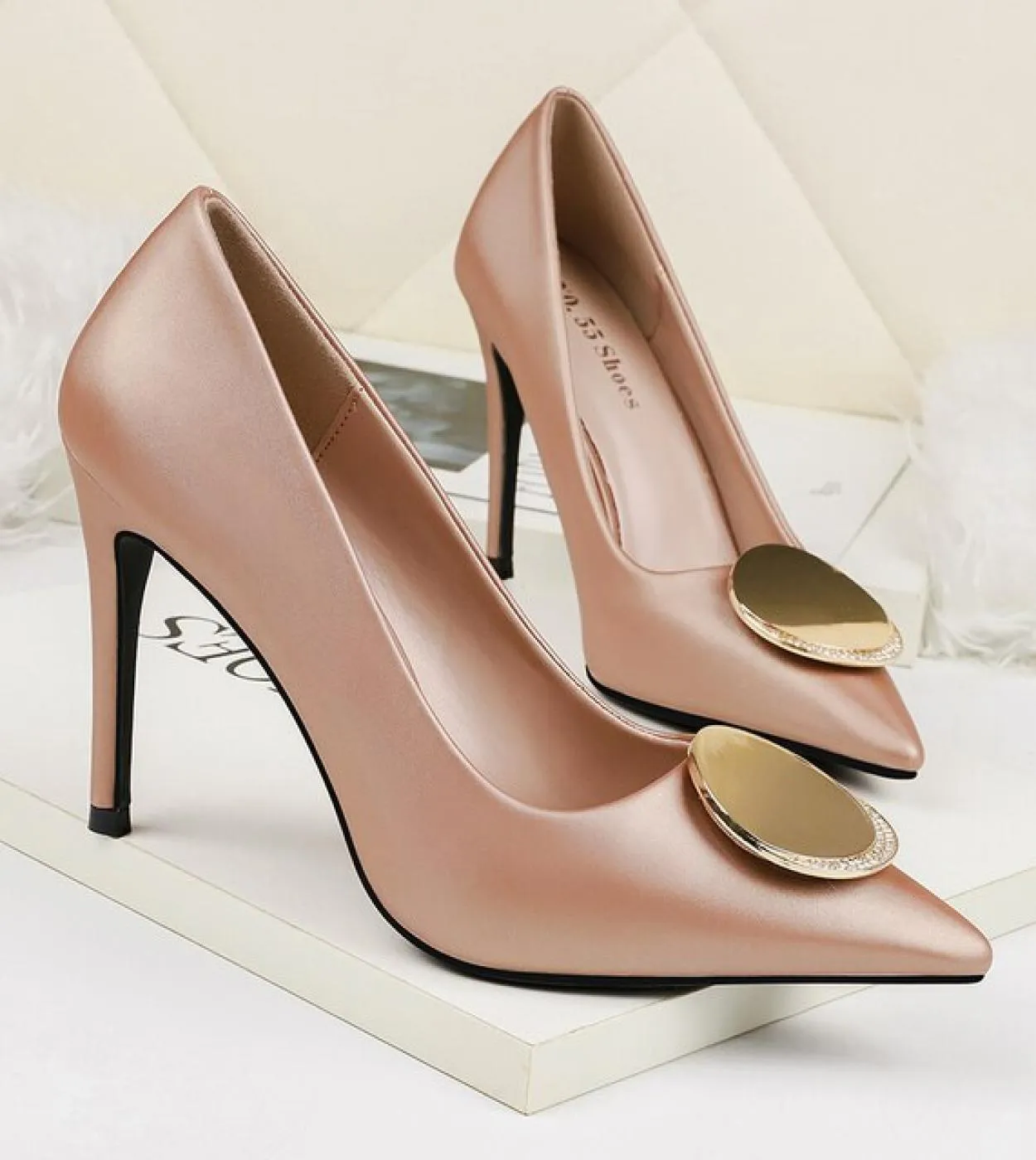 Scarpe con tacco alla moda Donna Décolleté alte in seta con tacco alto Eleganti tacchi alti in cristallo Decorare a punta Moda d